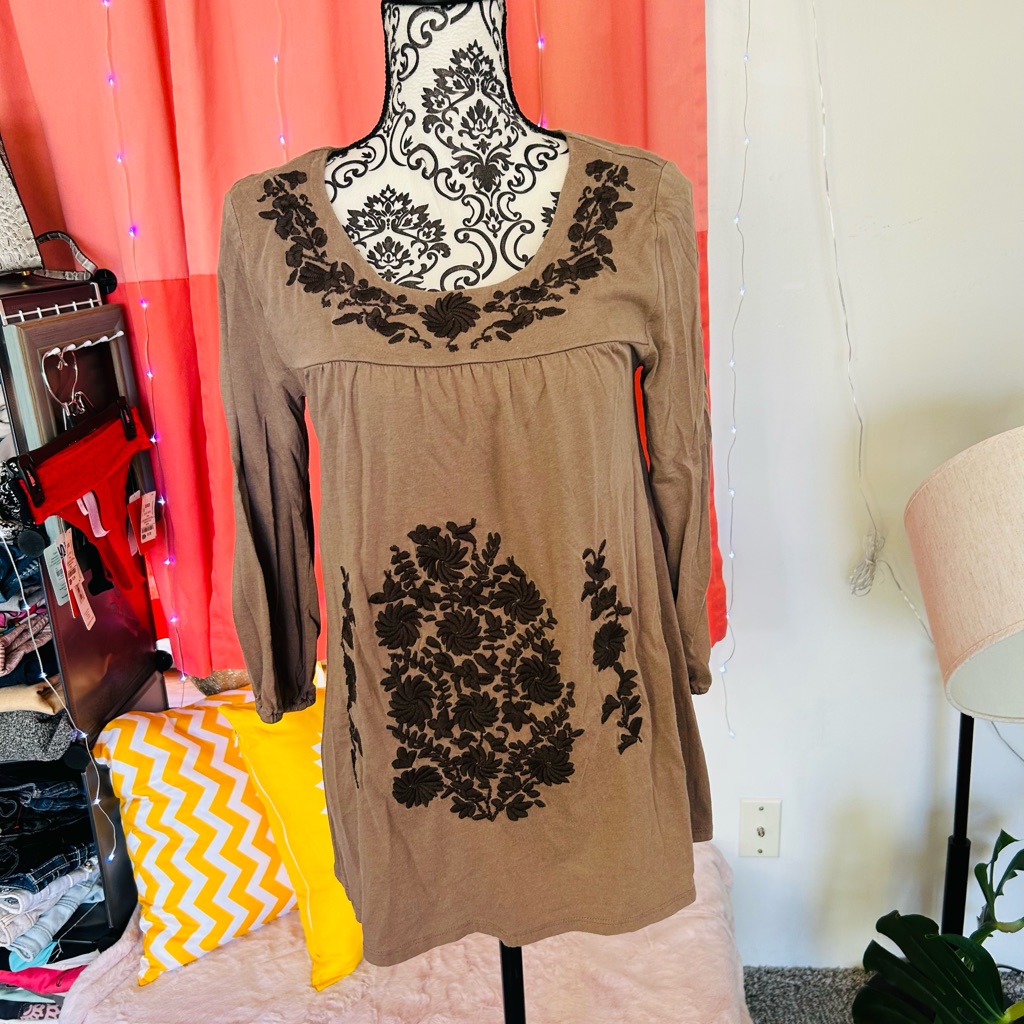 Garnet Hill Women’s Brown Round Neck Babydoll Embroidered Boho Peasant Top